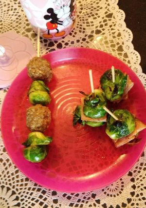 芽キャベツとミートボールの串焼き♡焼鳥風-レシピのメイン写真