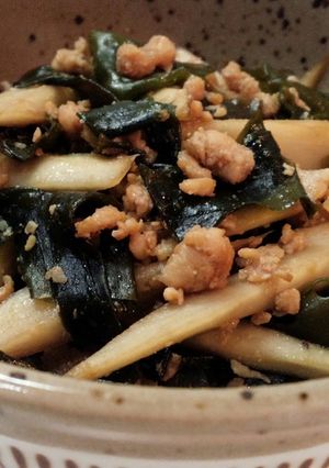 鶏ミンチで♪ワカメと牛蒡の中華炒め-レシピのメイン写真