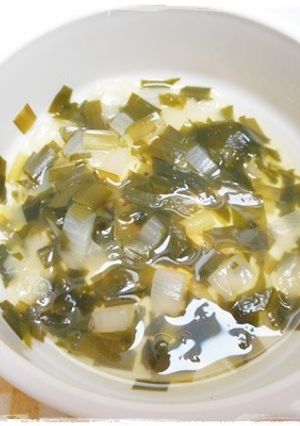 離乳食後期　ニラと玉ねぎのスープ-レシピのメイン写真