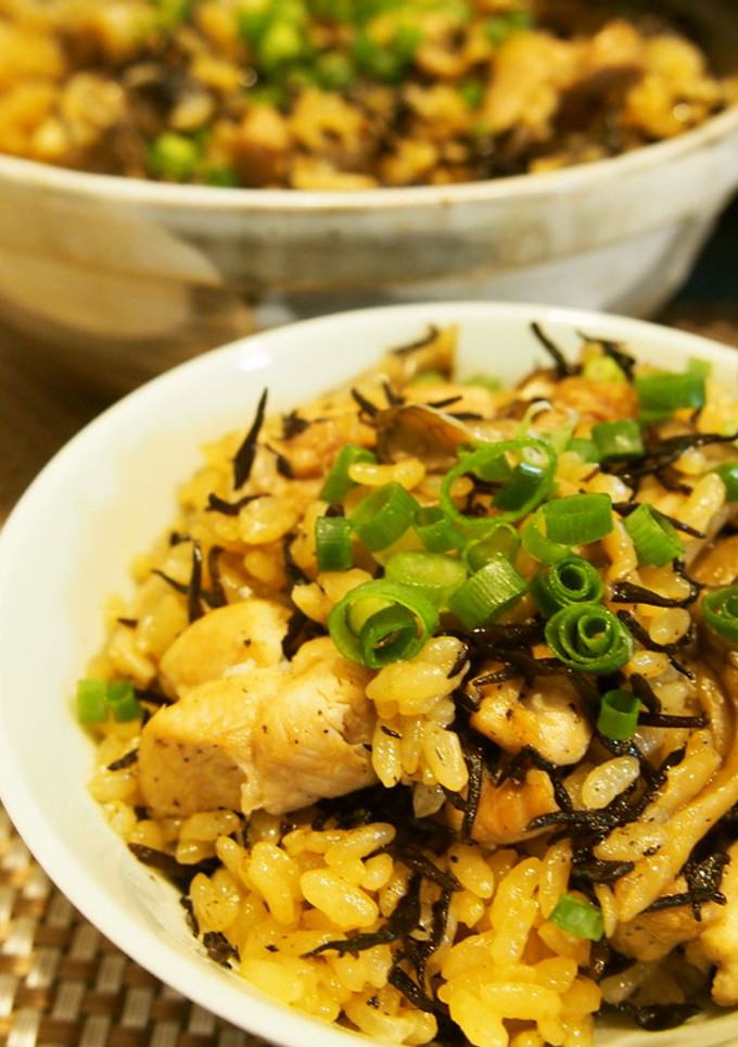 簡単！土鍋で中華風炊き込みご飯！-レシピのメイン写真