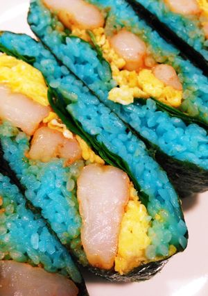 まるで食べる水槽！エビチリおにぎらず-レシピのメイン写真