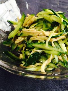 たっぷりきゅうりと蒸し鶏のサラダ-レシピのメイン写真