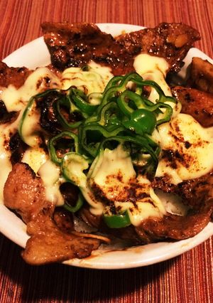 【丼研】焦がしチーズ豚丼-レシピのメイン写真