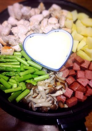 ホットプレートでチーズフォンデュ〜-レシピのメイン写真