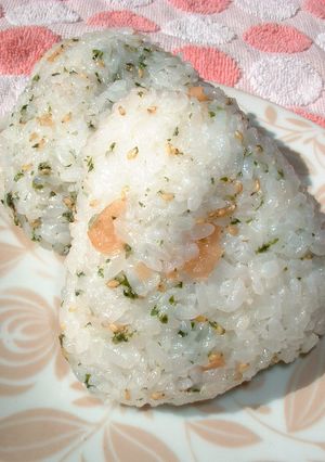 簡単☆春色おにぎり-レシピのメイン写真