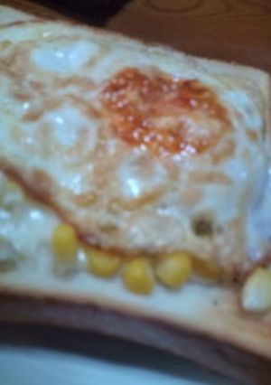 コーンマヨ&チーズ&目玉焼きのトースト-レシピのメイン写真