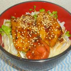 รูปของ 鰻丼より旨い、アジの蒲焼丼