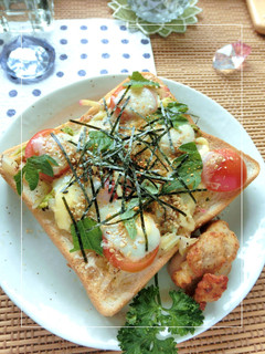 紫蘇香る❀トマト×セロリ葉の和トースト-レシピのメイン写真