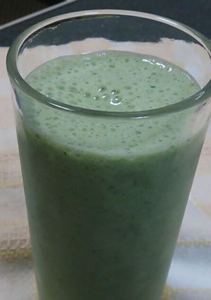 初心者も飲みやすい！チンゲン菜スムージー-レシピのメイン写真