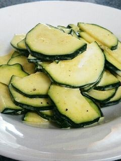 ズッキーニだけ!とっても簡単カレーサラダ-レシピのメイン写真