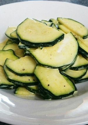 ズッキーニだけ！とっても簡単カレーサラダ-レシピのメイン写真