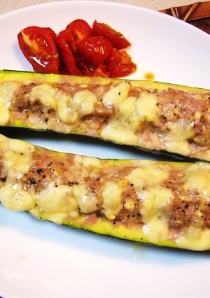 *ズッキーニの肉詰めチーズオーブン焼き*-レシピのメイン写真