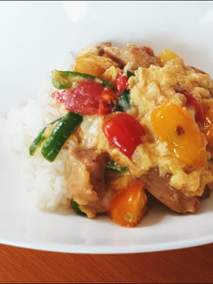 あっという間に出来る、鶏肉とミニトマト丼-レシピのメイン写真