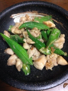 夏バテ予防♪鶏肉とオクラのスタミナ炒め-レシピのメイン写真