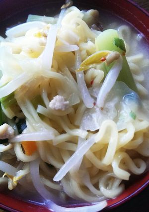 もやしたっぷりインスタントラーメンスープ-レシピのメイン写真