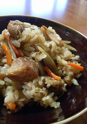 圧力鍋で柔らか鶏肉の炊き込みご飯-レシピのメイン写真