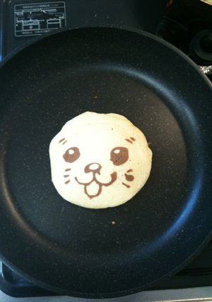 フライパンにお絵描きして焼くホットケーキ-レシピのメイン写真