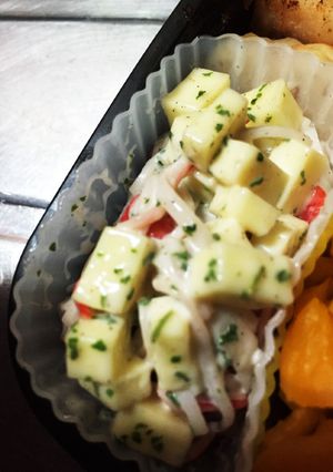 簡単お弁当☆カニカマとベビーチーズ和え-レシピのメイン写真