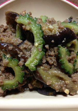 家族も太鼓判‼ なすとゴーヤの肉味噌炒め-レシピのメイン写真
