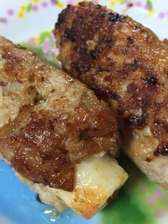 ハンバーグに包まれた竹輪さん-レシピのメイン写真