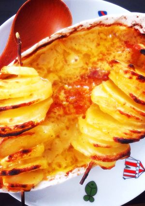 簡単！焼きトルネードポテトと鮭のグラタン-レシピのメイン写真