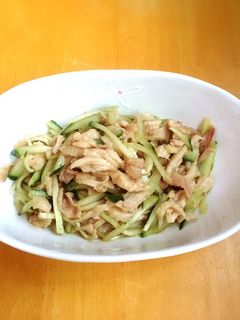 ご飯が進む!鶏の皮とキュウリの中華和え-レシピのメイン写真