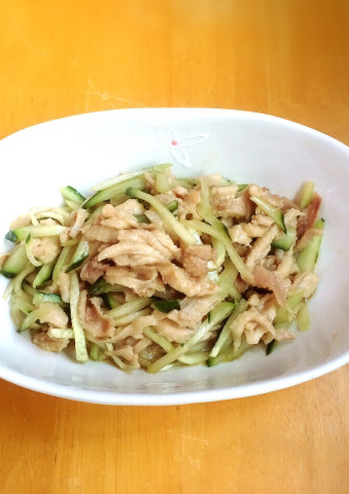 ご飯が進む！鶏の皮とキュウリの中華和え-レシピのメイン写真
