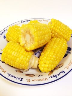 すぐ食べたい!つやつや茹でとうもろこし-レシピのメイン写真