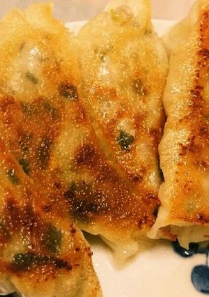 ジュワッと肉汁⭐皮パリパリ餃子-レシピのメイン写真