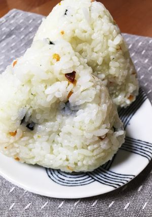 お茶漬け味のおにぎり-レシピのメイン写真