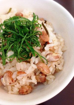 * 福豆と梅塩昆布の炊き込みご飯 *-レシピのメイン写真