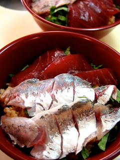 鹿児島の釣り鯵と大間の鮪でちらし寿司-レシピのメイン写真