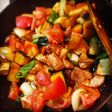 簡単に彩り夏野菜たくさん酢豚。