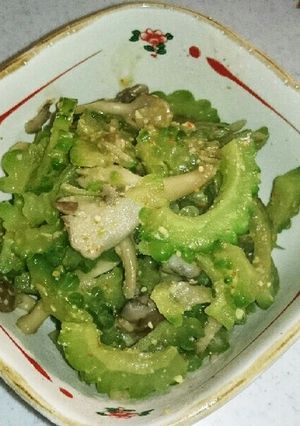 簡単常備菜！ゴーヤと舞茸の辛味噌炒め-レシピのメイン写真