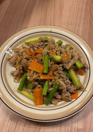 豚肉とアスパラときのこと人参のバターポン酢炒め-レシピのメイン写真