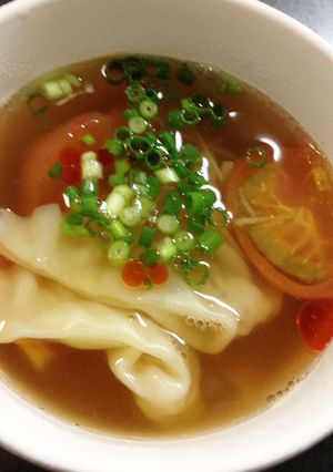 ピリ辛ワンタントマトスープ-レシピのメイン写真