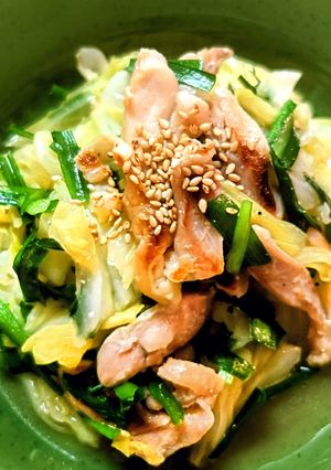 旨〜😋鶏もも肉☆キャベツにら塩麹炒め♪-レシピのメイン写真