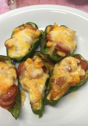 嫌いな人も食べれる簡単ピーマンカップピザ-レシピのメイン写真