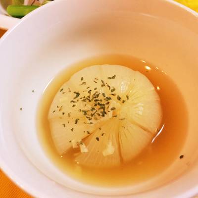 丸ごと玉ねぎスープ♫旨みたっぷり！！