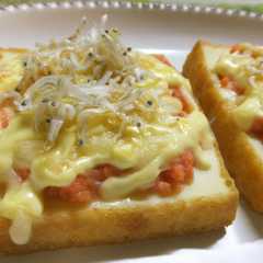 A picture of 厚揚げたらこのマヨチーズ焼きちりめんのせ.