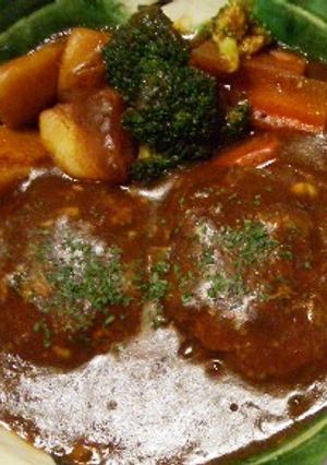 ビーフシチューで!?煮込みハンバーグ-レシピのメイン写真