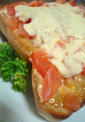 フレッシュトマトと醤油マヨのピザトースト-レシピのメイン写真
