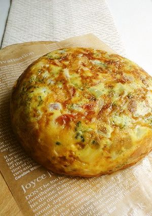 大量のミニトマトを炊飯器でキッシュに-レシピのメイン写真