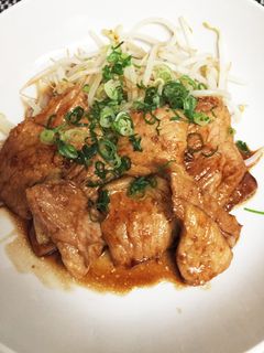 一口カツ用豚モモ肉で☆トンテキ&もやし♡-レシピのメイン写真