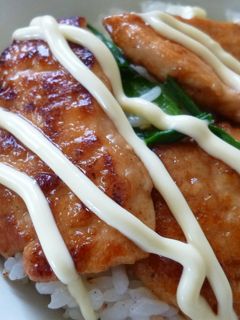 簡単!鶏胸肉のスタミナ丼-レシピのメイン写真