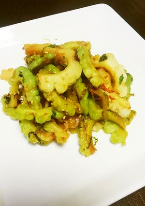 大量消費☆ゴーヤと大葉のゴマ炒め-レシピのメイン写真