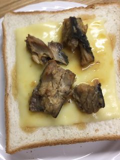 さば缶をのせたチーズトースト-レシピのメイン写真