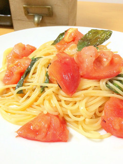 パスタ屋直伝★簡単トマトとバジルのパスタ-レシピのメイン写真