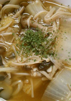 簡単！白菜 きのこの コンソメ醤油煮込み-レシピのメイン写真