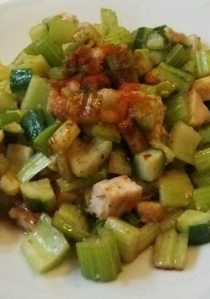 セロリと胡瓜と鶏肉の味噌炒め-レシピのメイン写真